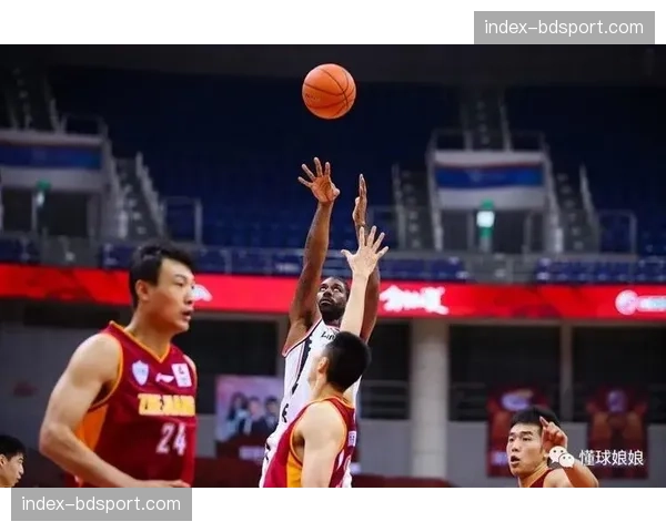 全场紧逼正成为NBA对抗三分洪流的新答案：三分之二球队增加使用频率